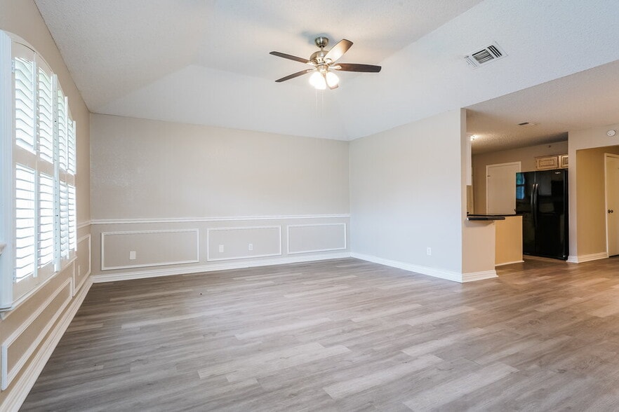 Building Photo - 920 Tennessee Trail