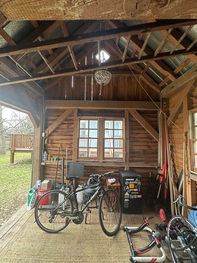 Building Photo - Shotgun Home in the Boulevard Neighborhood - Move in date June 1st, 2026