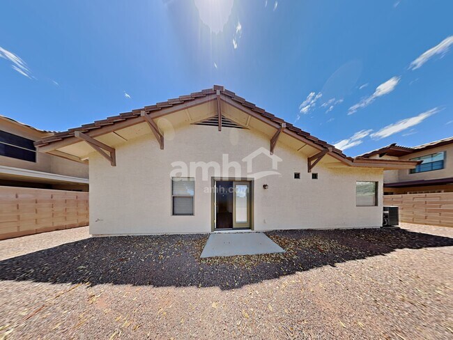 Building Photo - 15954 W Port Royale Ln