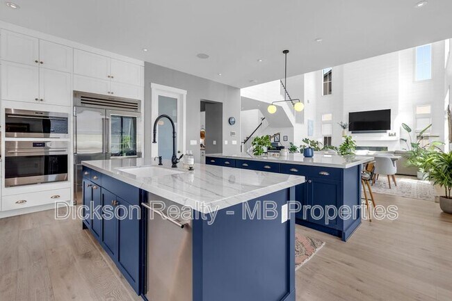 Building Photo - 6120 Triple Crown Dr