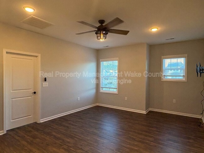 Building Photo - 1664 Highpoint St