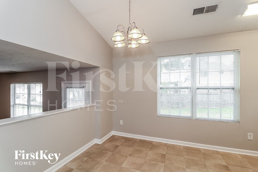 Building Photo - 5629 Norman Dr