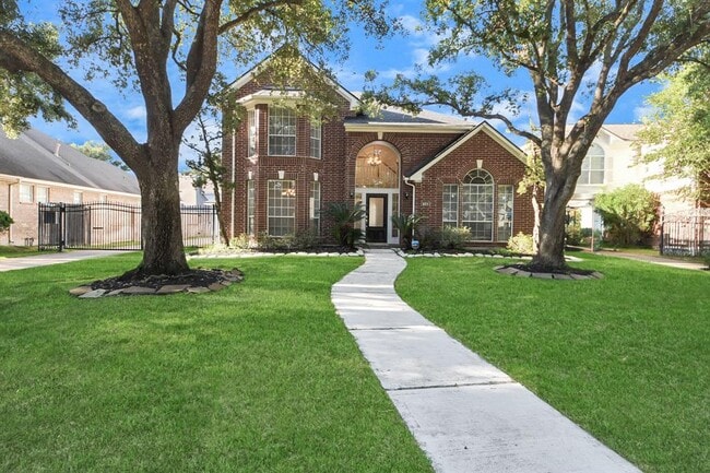 Building Photo - 623 Airybrook Ln