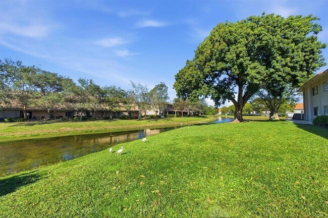 Building Photo - 3228 Coral Ridge Dr