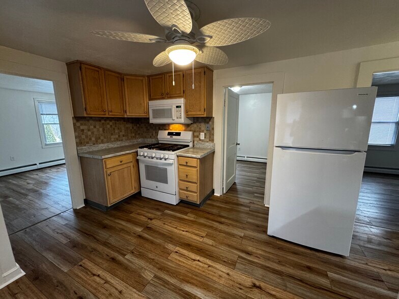 Building Photo - 1284 Slater Rd