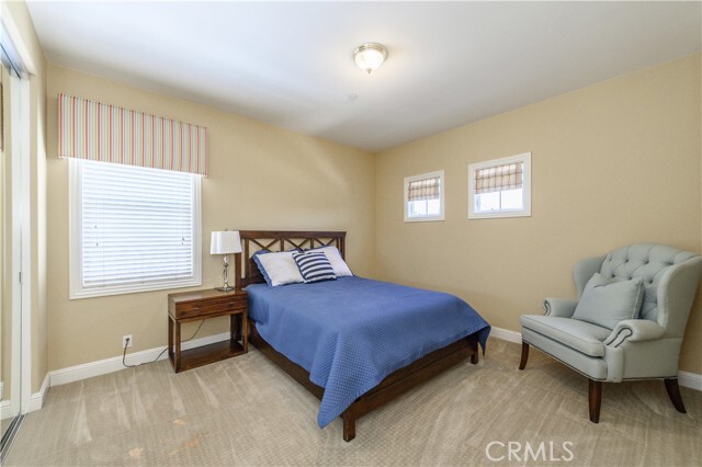 Building Photo - 21 Bent Oak