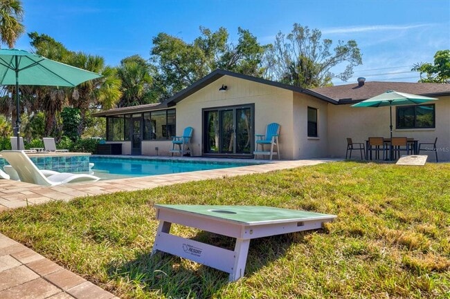 Building Photo - 2641 Hyde Park St