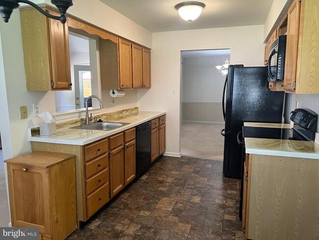 Building Photo - 3576 Windridge Dr