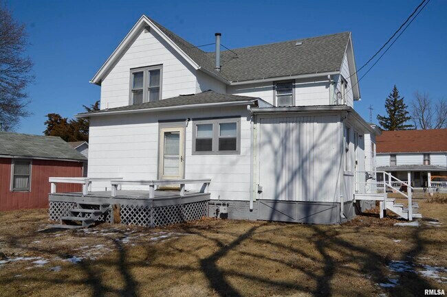 Building Photo - 522 W Hail St