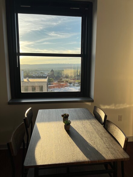 Dining Area - 67 Public Sq