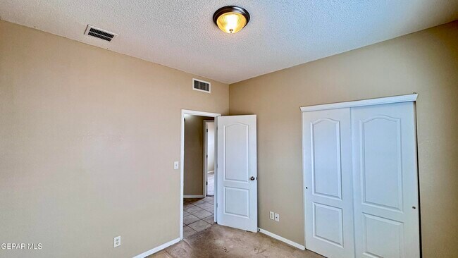 Building Photo - 3537 Tierra Vergel Dr