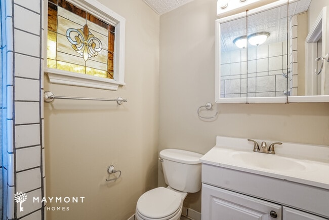 Building Photo - 213 Van Doren Dr