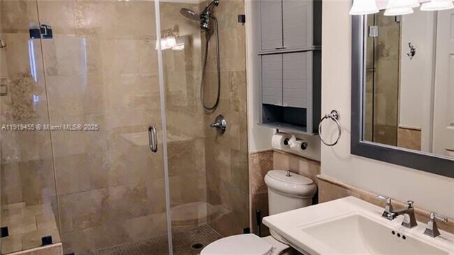 Building Photo - 1500 Bay Rd