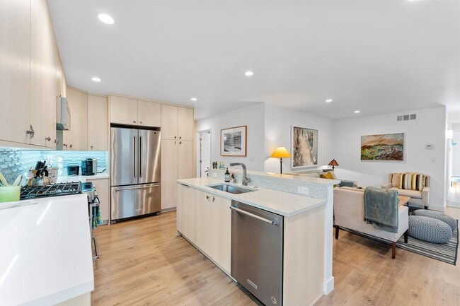 Building Photo - 5207 Sealane Way