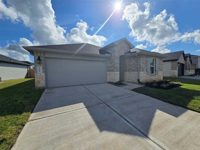 Primary Photo - 7826 Calabria Dr