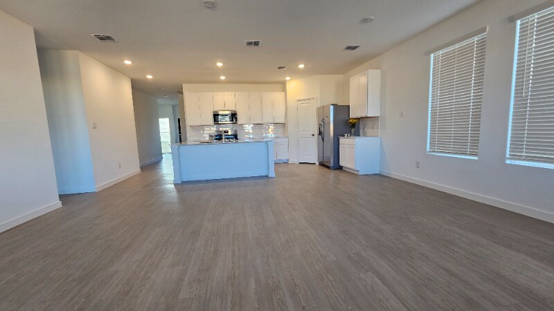 Building Photo - 6747 Welsh Dr