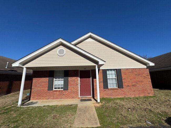 Primary Photo - 3 Bed 3 Bath Old Sardis House!