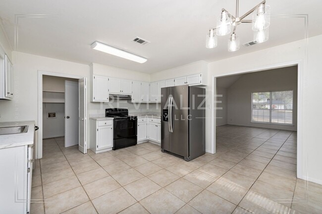 Building Photo - Sweet Cottage-esque 3-Bed 2-Bath in Daphne!