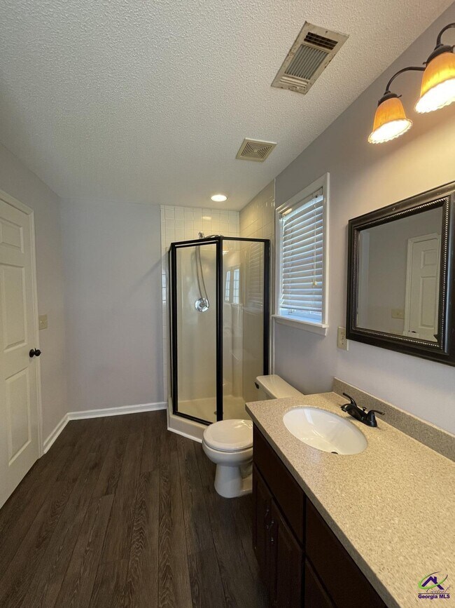Building Photo - 102 S Gala Ct