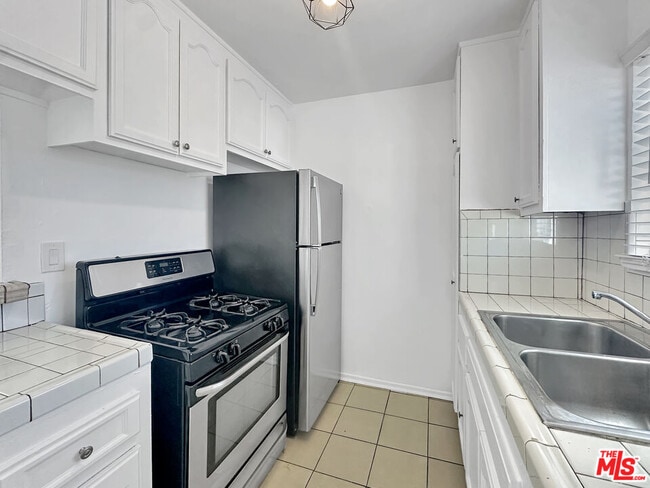 Building Photo - 5113 Roseland St