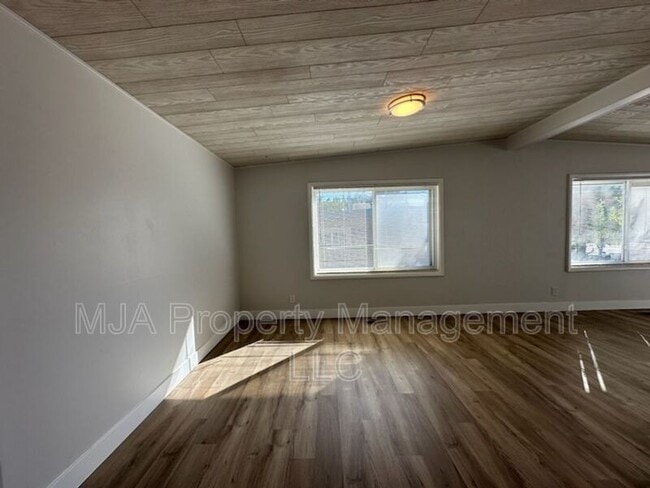 Building Photo - 2928 W Lehi Dr