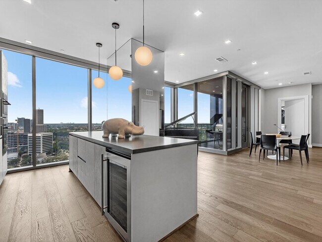 Building Photo - 1711 Allen Pkwy