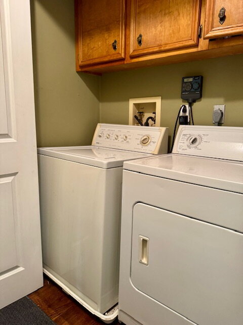 Building Photo - Charming Duplex Very Close To Tech!