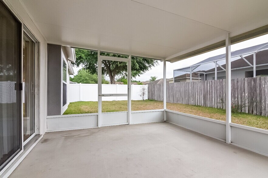 Building Photo - 4649 Roundview Ct