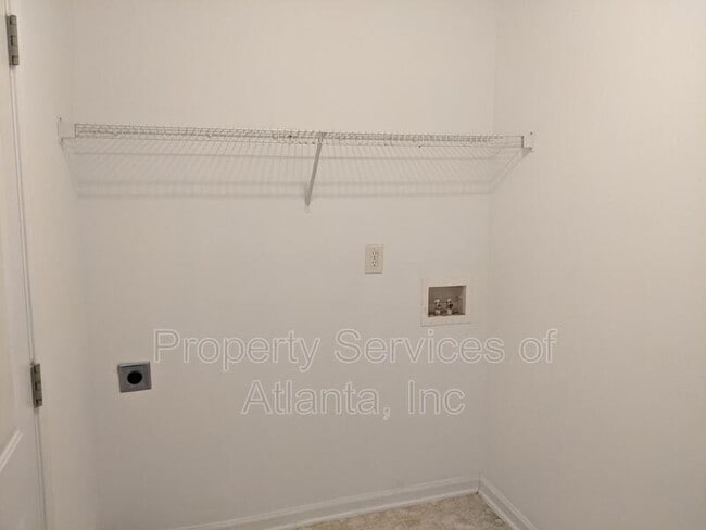 Building Photo - 1815 Rest Haven Ln