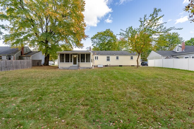 Building Photo - 14 Alaimo Dr