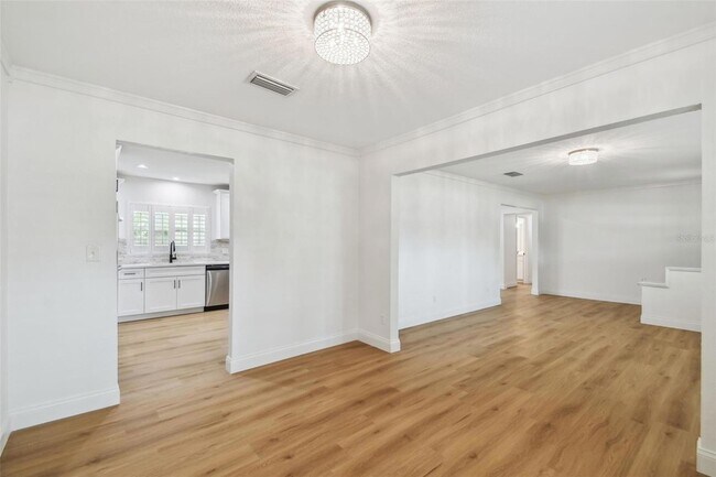 Building Photo - 4802 W Longfellow Ave