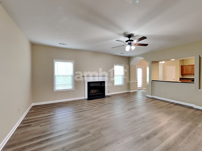 Building Photo - 31 Trayton Way