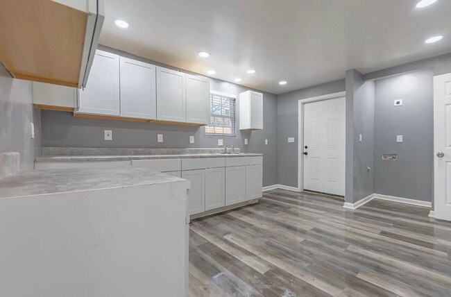 Building Photo - 2314 Brooklyn Ave