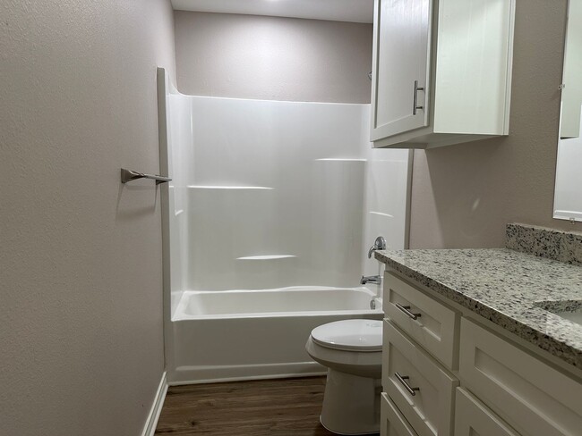 Building Photo - 4241 Green Grove Dr