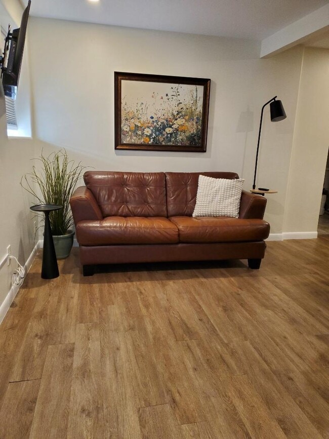 Building Photo - 1520 W Encanto Blvd