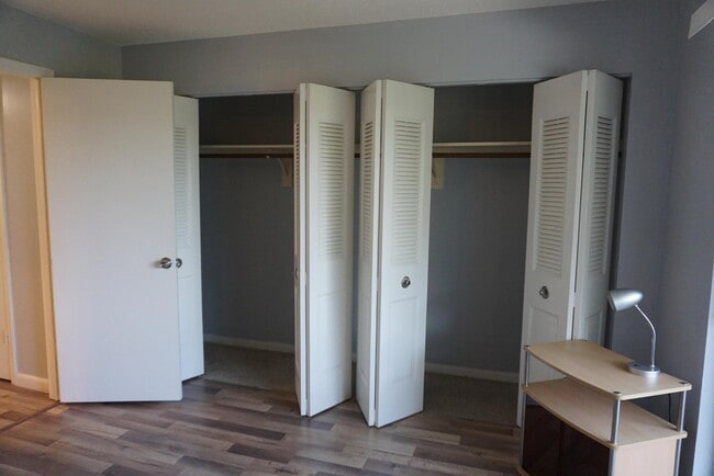 Building Photo - 202 Andover H