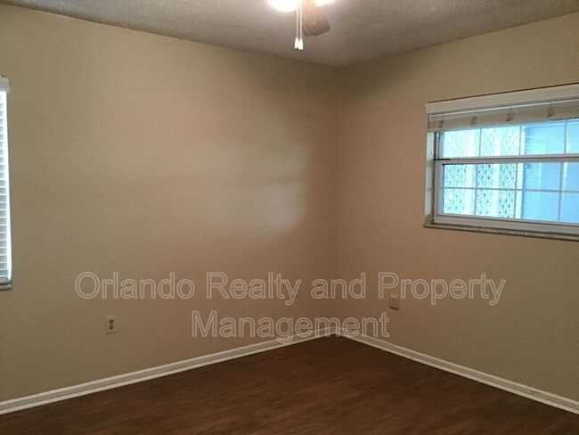 Building Photo - 7024 Chaucer Ln