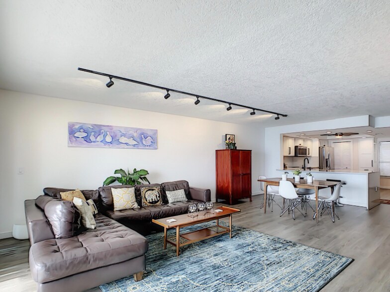 Building Photo - 175 Jimmy Buffett Mem Hwy