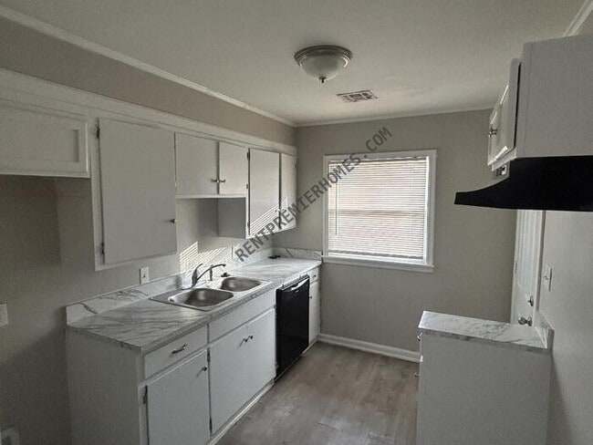 Building Photo - 4141 E 36th Pl