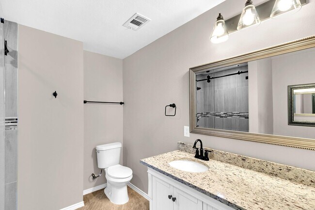Building Photo - 4729 Woodhaven Ln