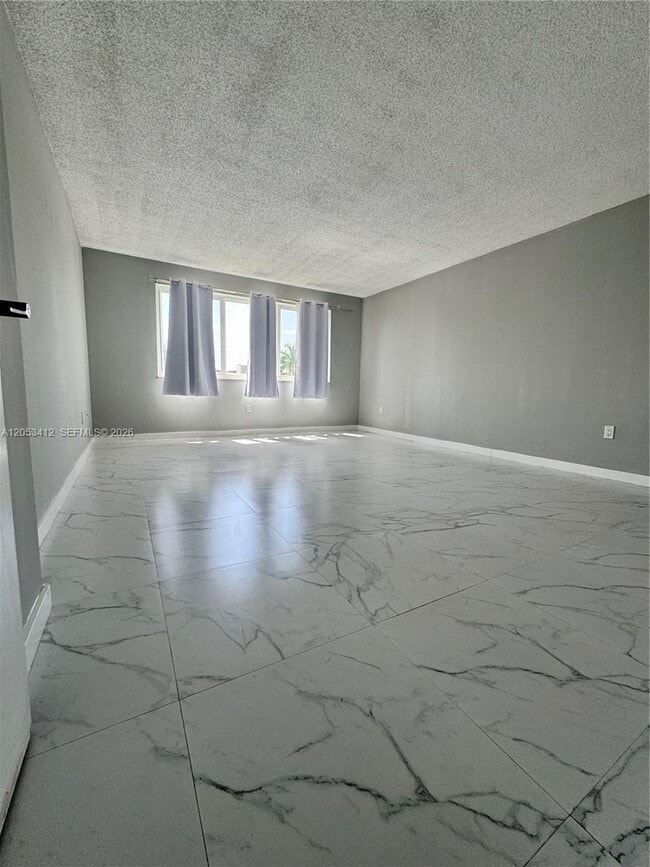 Building Photo - 6930 Miami Gardens Dr