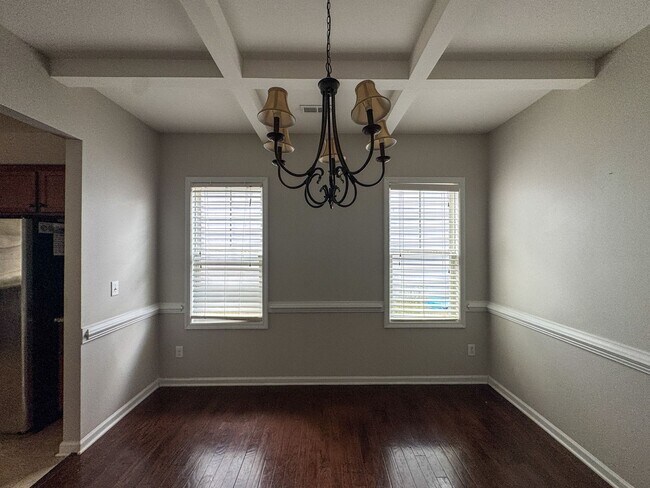 Building Photo - Spacious 4 Bed 2.5 Bath Fayetteville Home