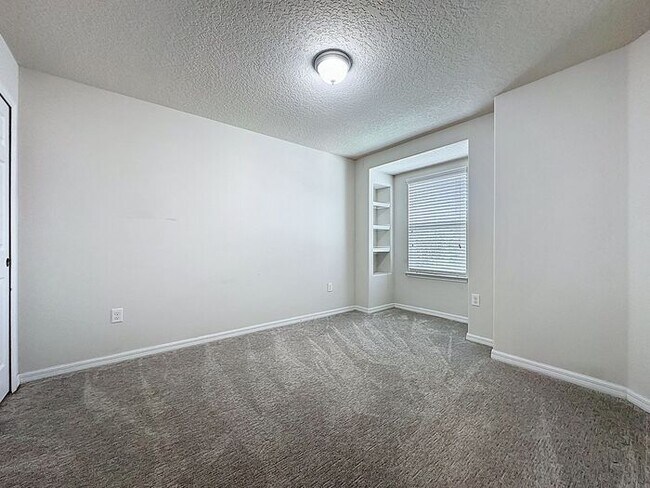 Building Photo - Spacious Townhome for Rent in Tapestry