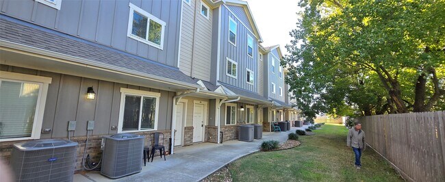 Building Photo - 21155 Gosling Rd