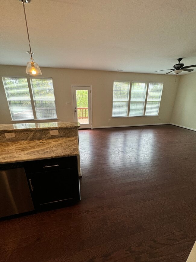 Building Photo - 6901 Swanhaven Dr