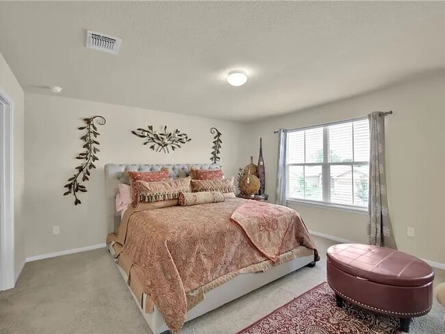 Building Photo - Beautiful Home