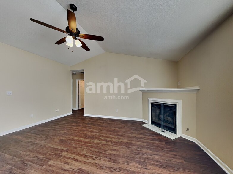 Building Photo - 17 Dillingham Ct