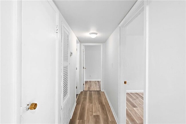 Building Photo - 4300 Roswell Rd NE