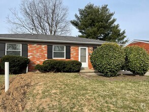 Building Photo - Lovely Single Family Home w/ Hardwood Floo...