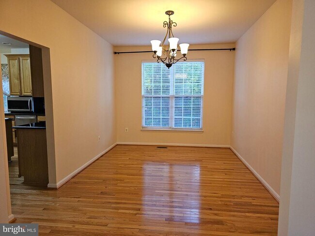 Building Photo - 6125 Hot Spring Ln